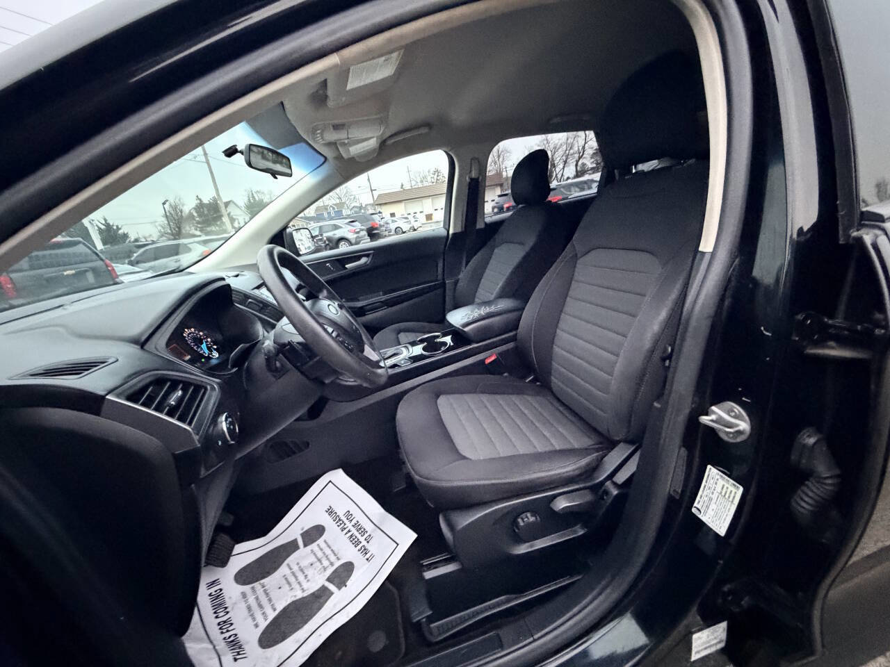 Used 2018 Ford Edge SE image 25