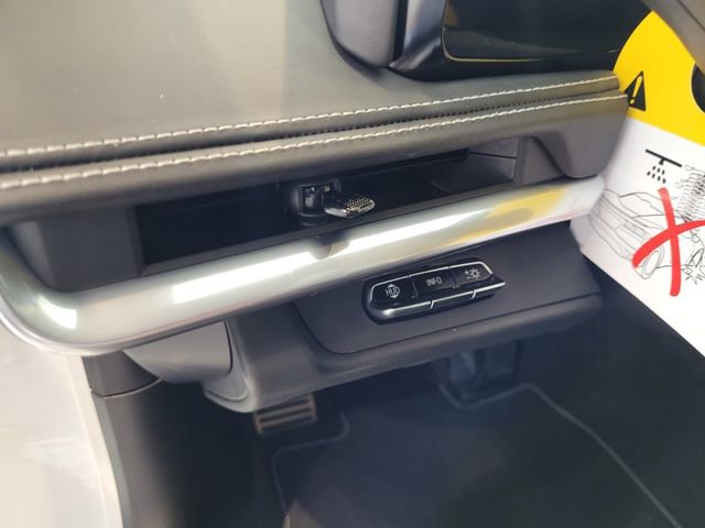 New 2025 Chevrolet Corvette E-Ray image 23