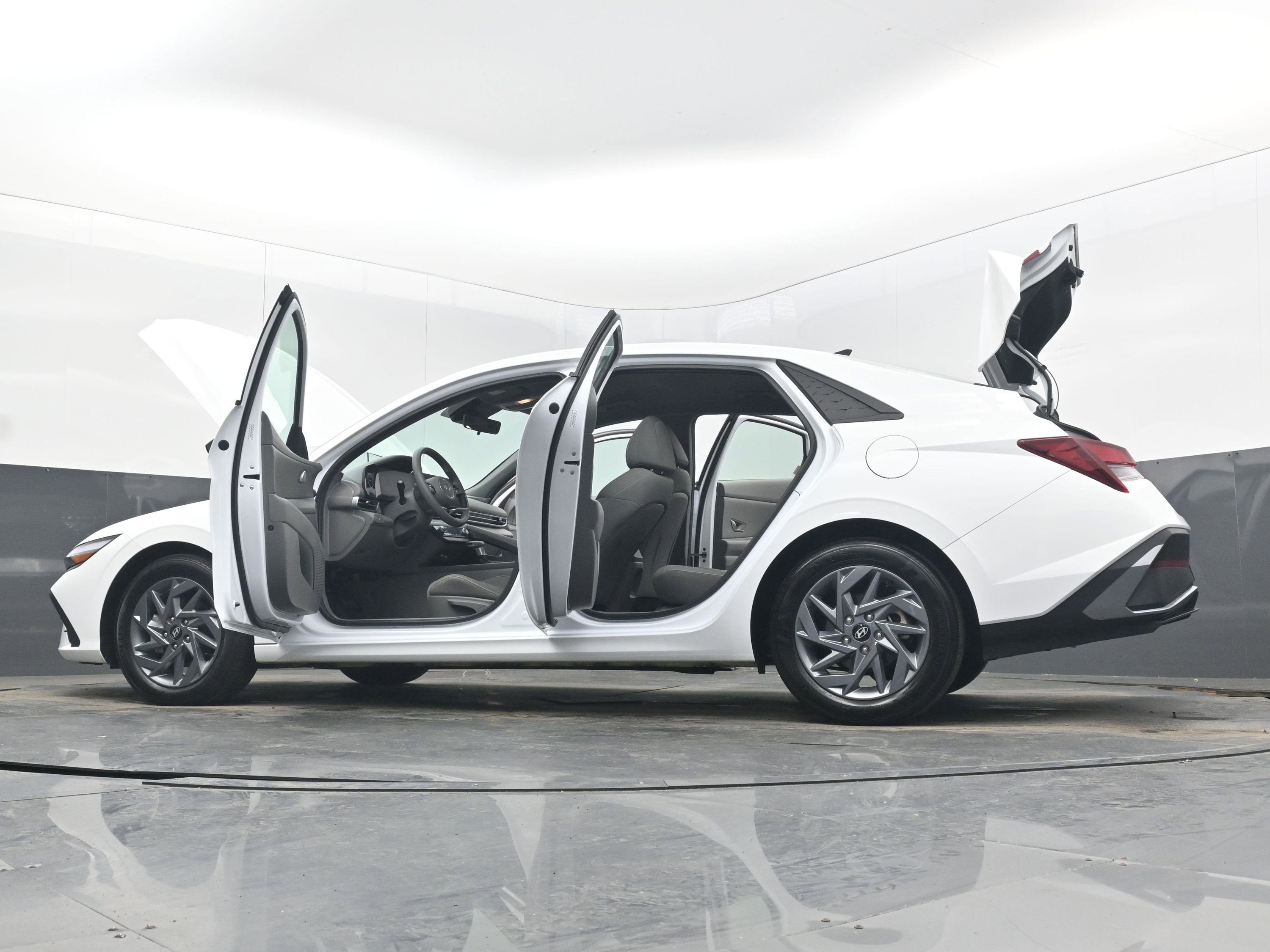 Used 2024 Hyundai Elantra SEL image 55