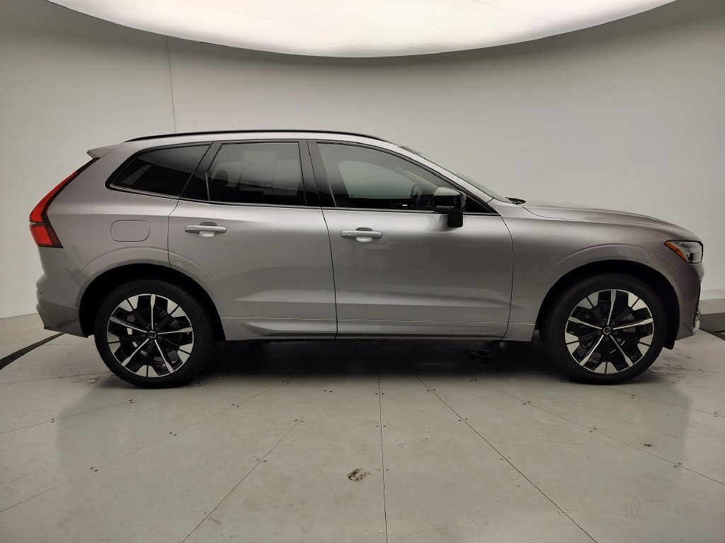 Used 2026 Volvo XC60 B5 Plus w/ Protection Package Premier AWD/4WD image 4
