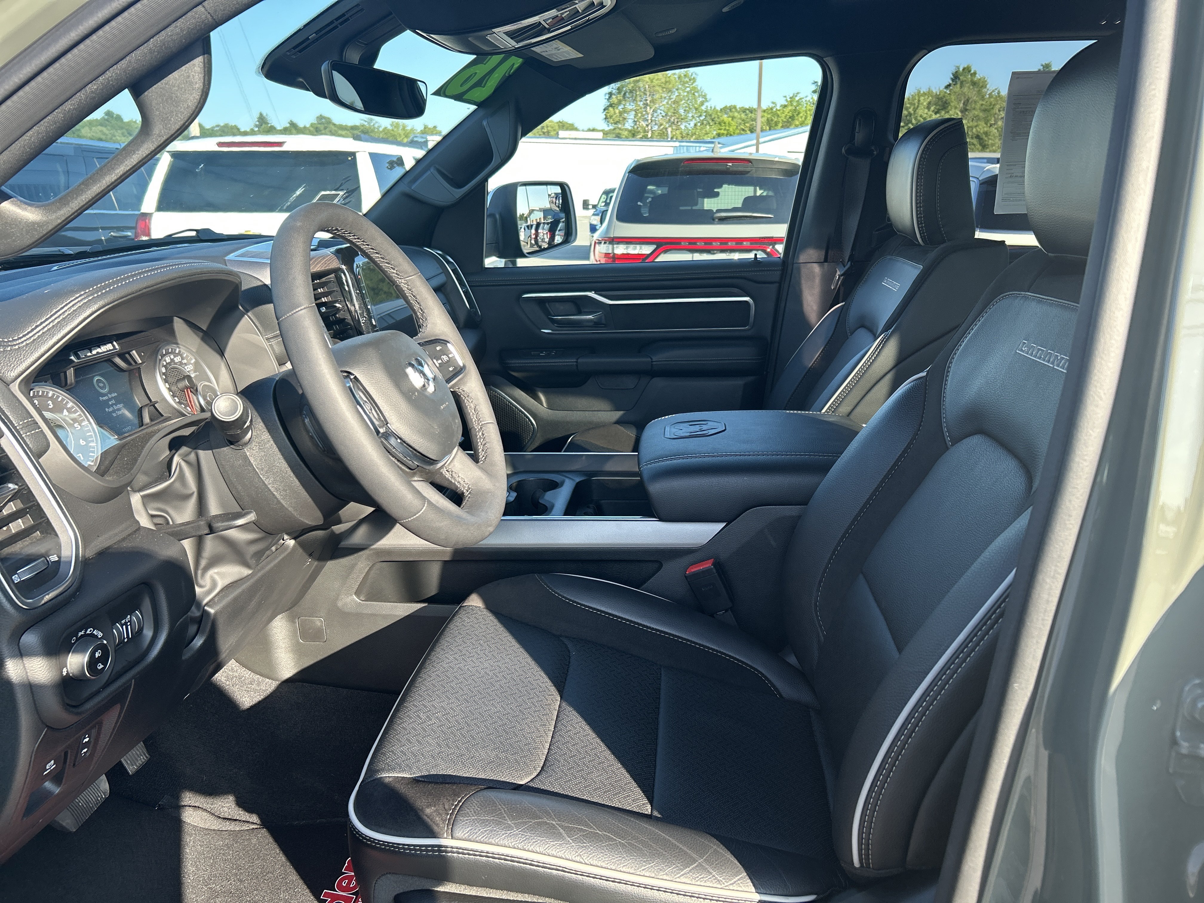 Used 2026 RAM 1500 Laramie AWD/4WD image 5