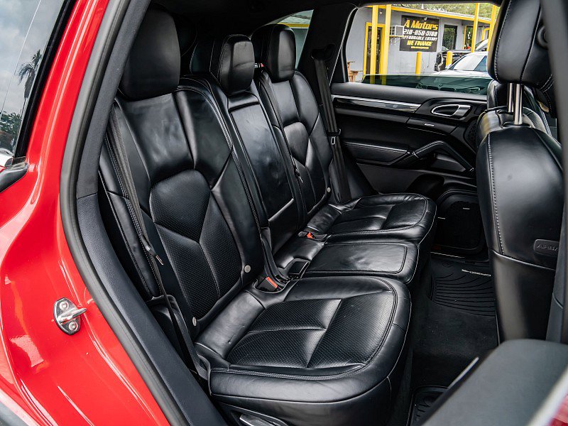 Used 2017 Porsche Cayenne AWD/4WD image 22