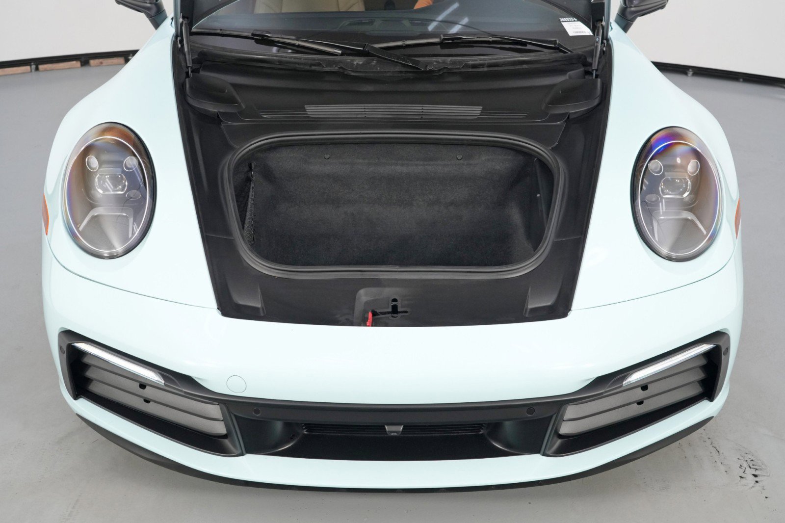 Used 2024 Porsche 911 Carrera image 8