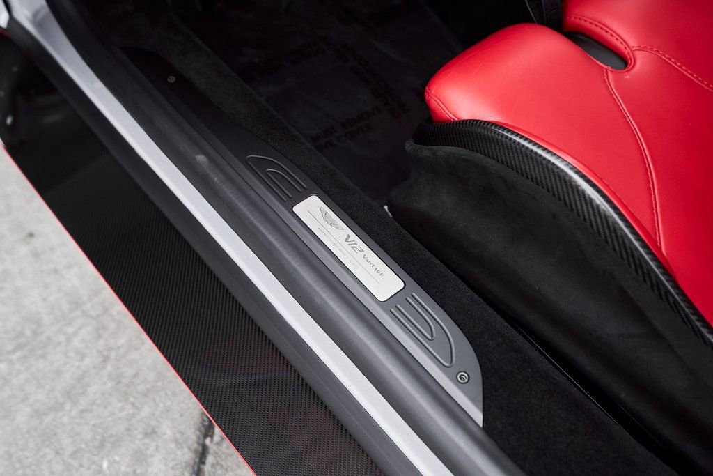 Used 2023 Aston Martin V12 Vantage image 40