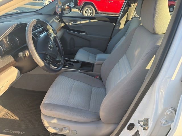 Used 2017 Toyota Camry LE FWD image 5