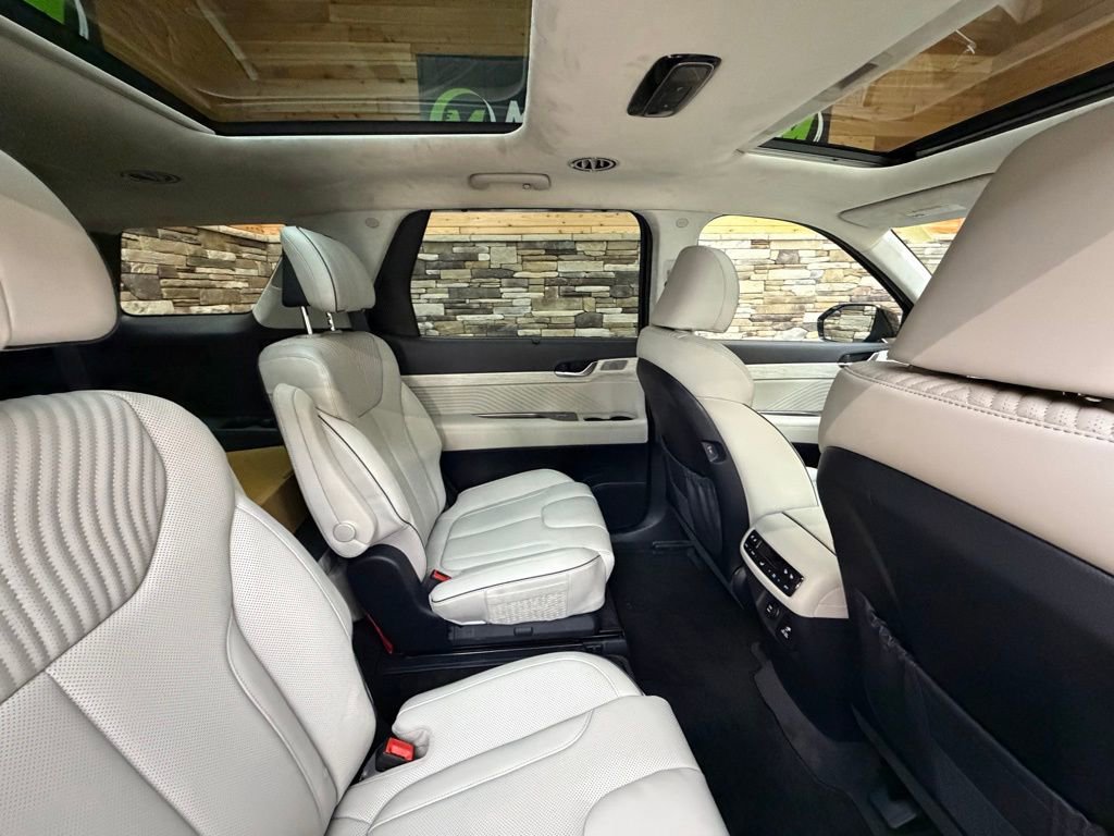 Certified 2025 Hyundai Palisade Calligraphy image 31