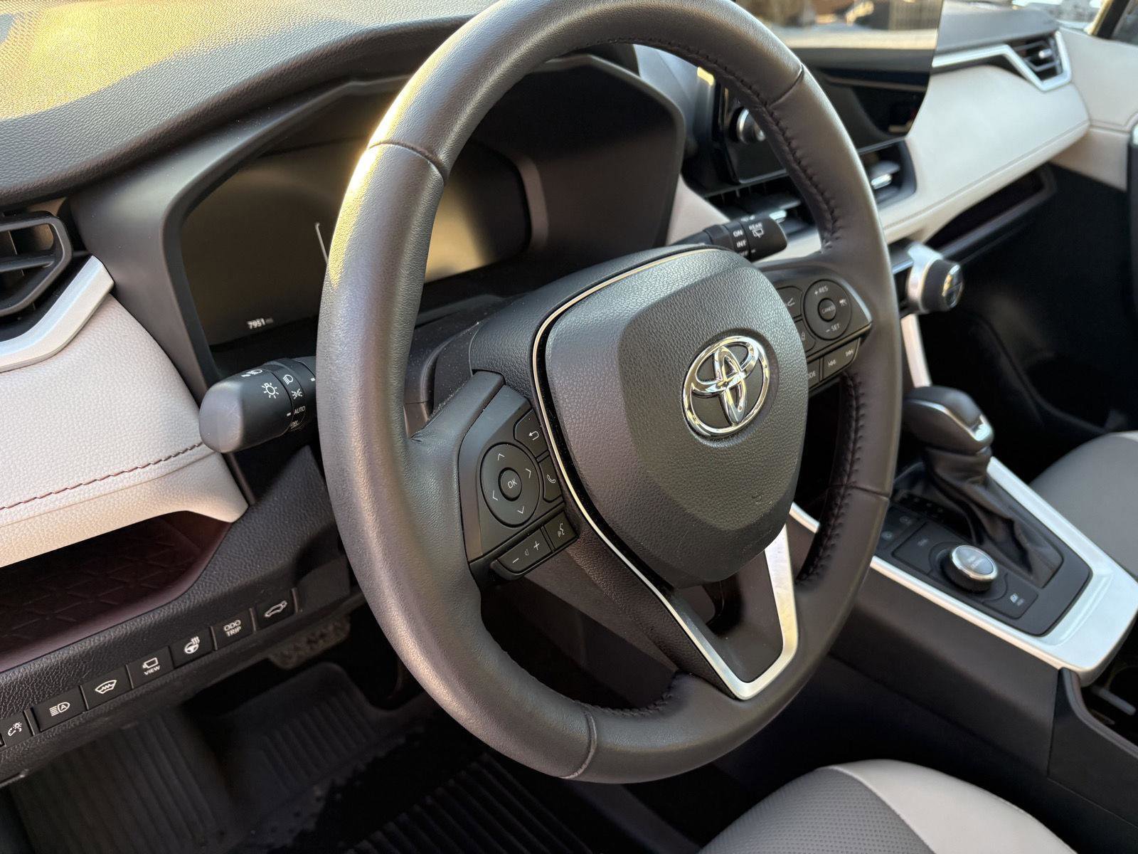 Used 2024 Toyota RAV4 Limited image 9