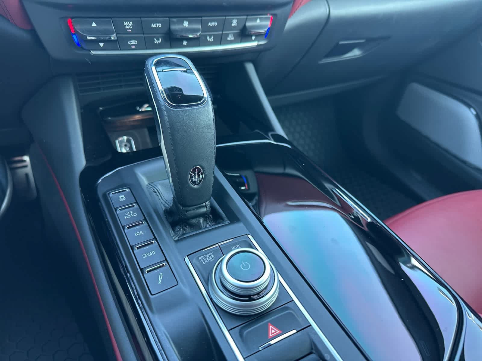 Used 2022 Maserati Levante Modena AWD/4WD image 23