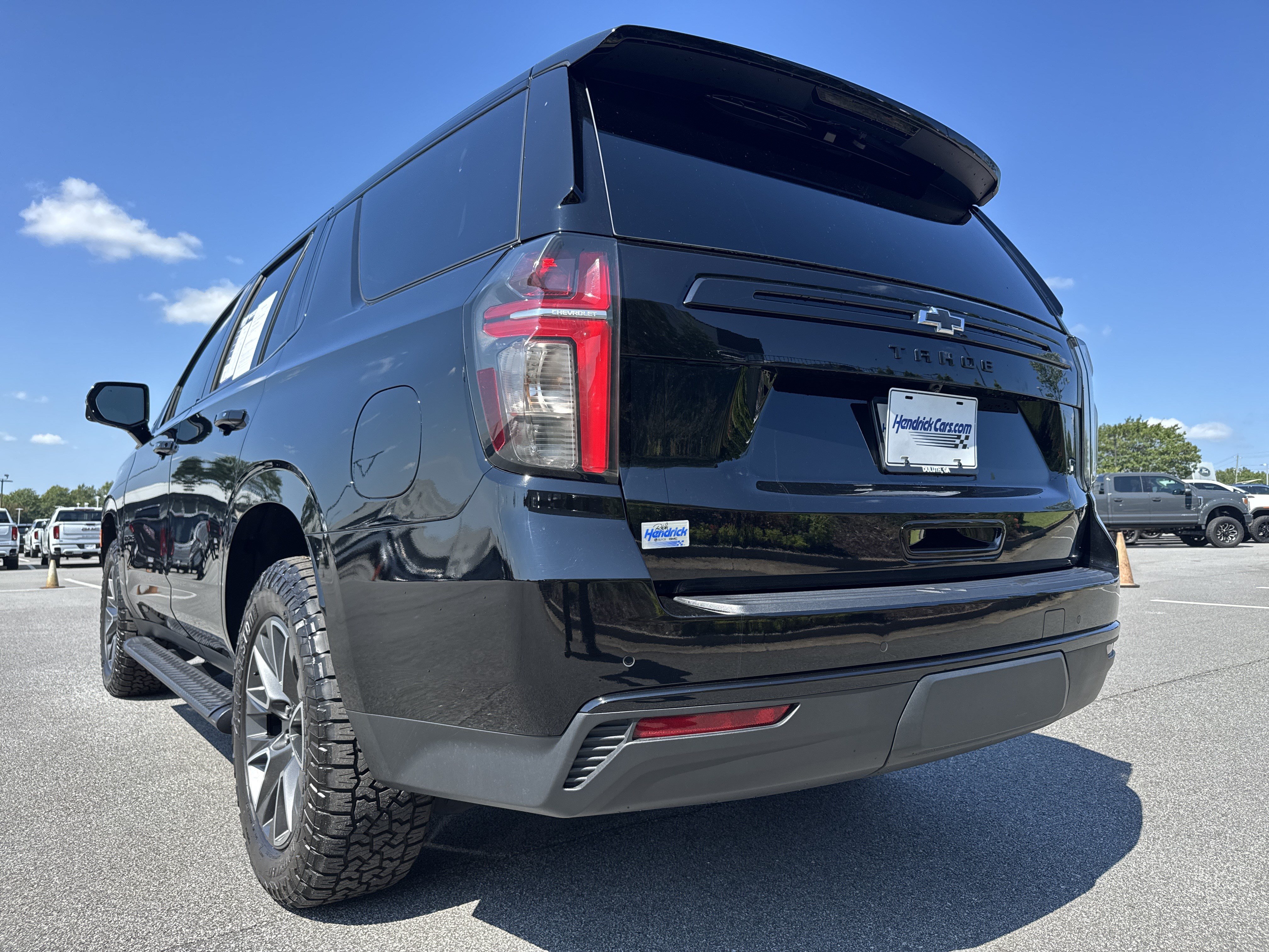 Used 2024 Chevrolet Tahoe Z71 w/ Luxury Package AWD/4WD image 8