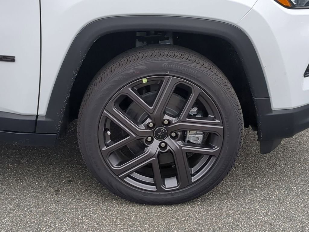 New 2026 Jeep Compass Limited image 11