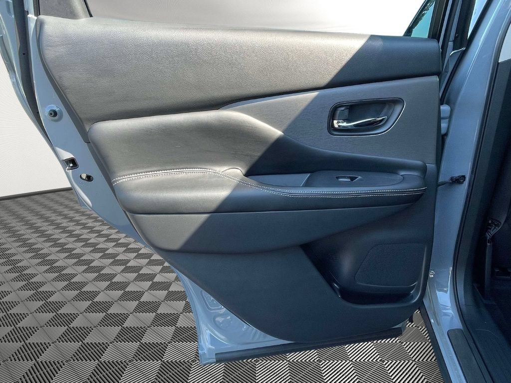Used 2024 Nissan Murano SV w/ SV Midnight Edition Package AWD/4WD image 16