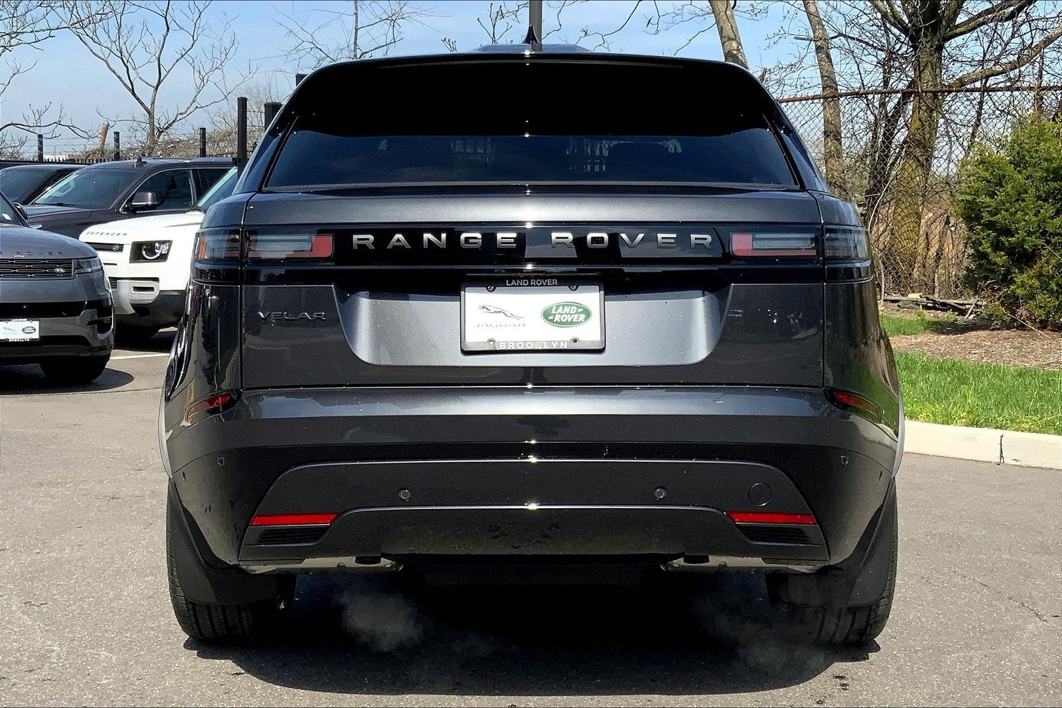 New 2026 Land Rover Range Rover Velar Dynamic SE image 4