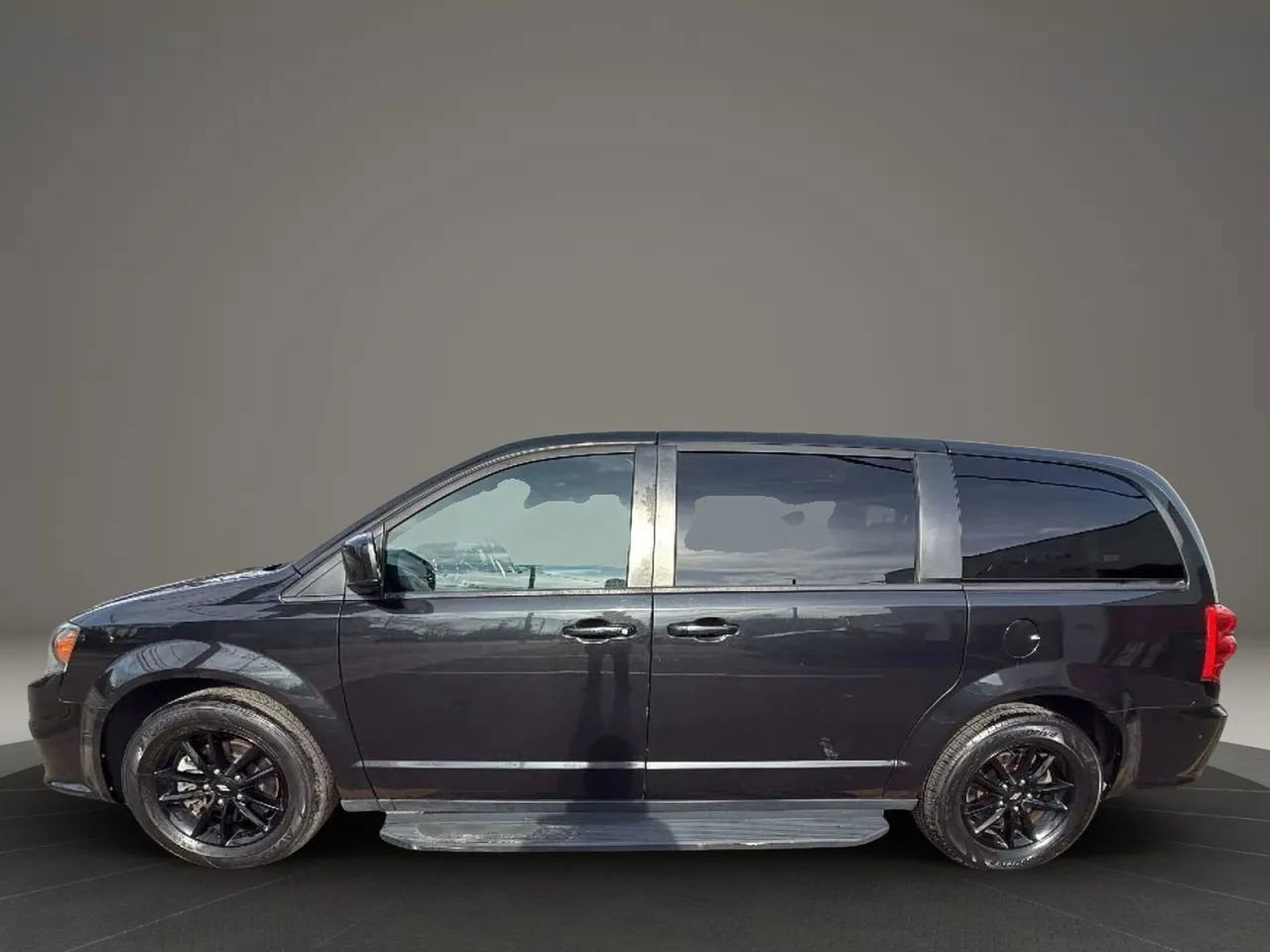 Used 2020 Dodge Grand Caravan GT FWD image 8