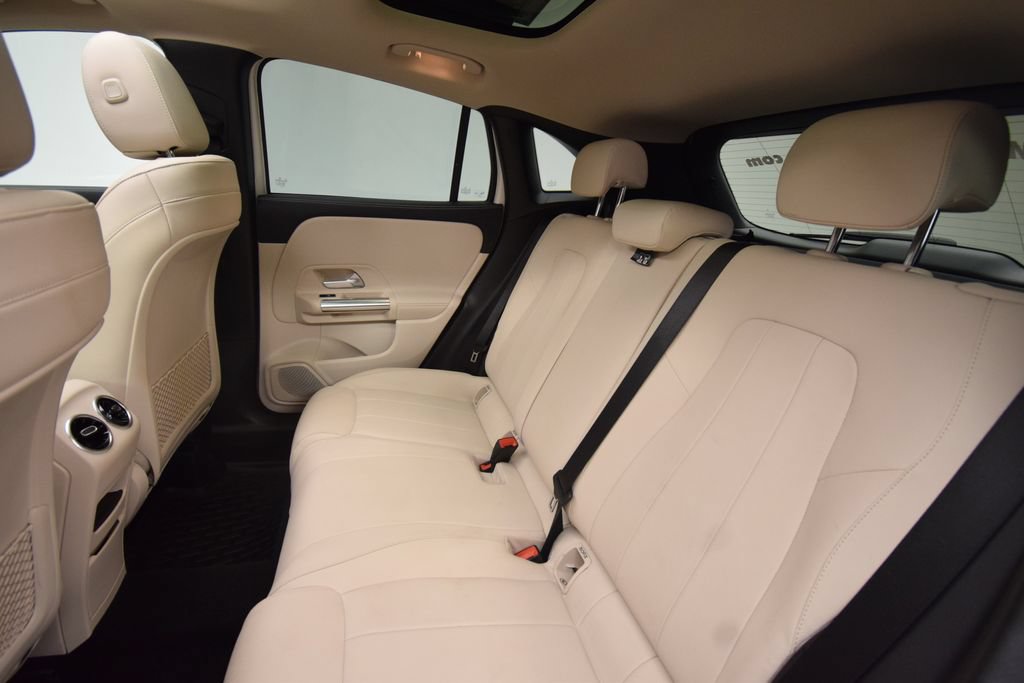 Used 2021 Mercedes-Benz GLA 250 4MATIC image 25