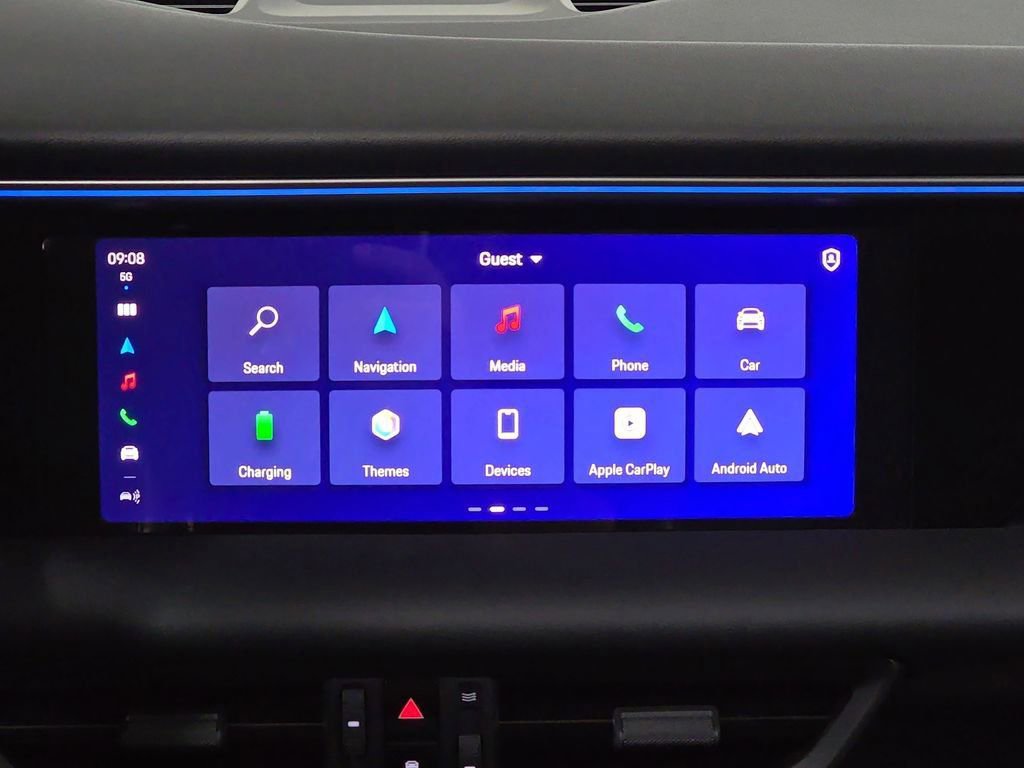 Certified 2025 Porsche Macan Electric image 17