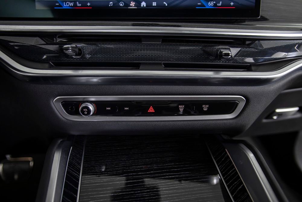 Used 2024 BMW X6 xDrive40i w/ Parking Assistance Package image 34