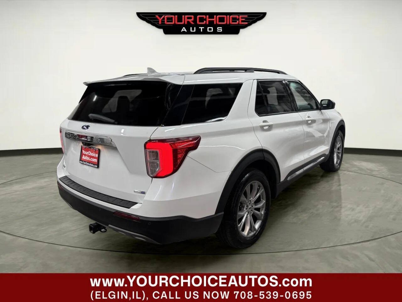 Used 2020 Ford Explorer XLT w/ Equipment Group 202A AWD/4WD image 8