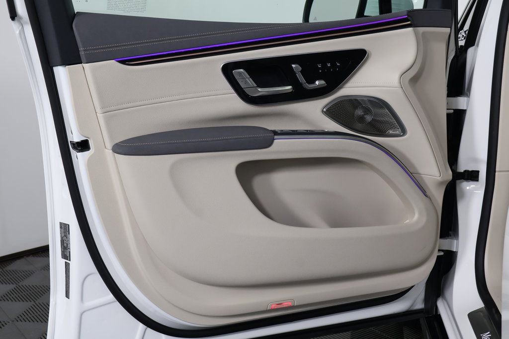 New 2026 Mercedes-Benz EQS 400 4MATIC SUV image 8