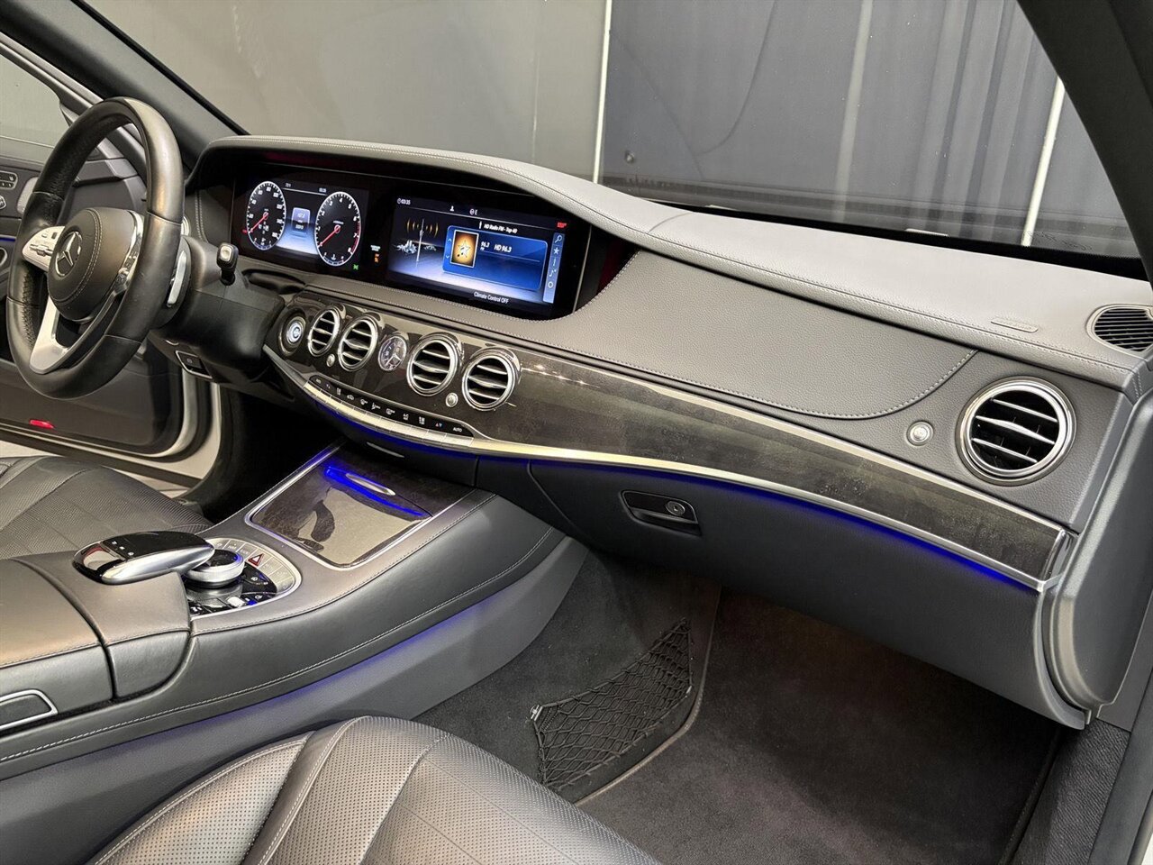 Used 2020 Mercedes-Benz S 560 Sedan image 30