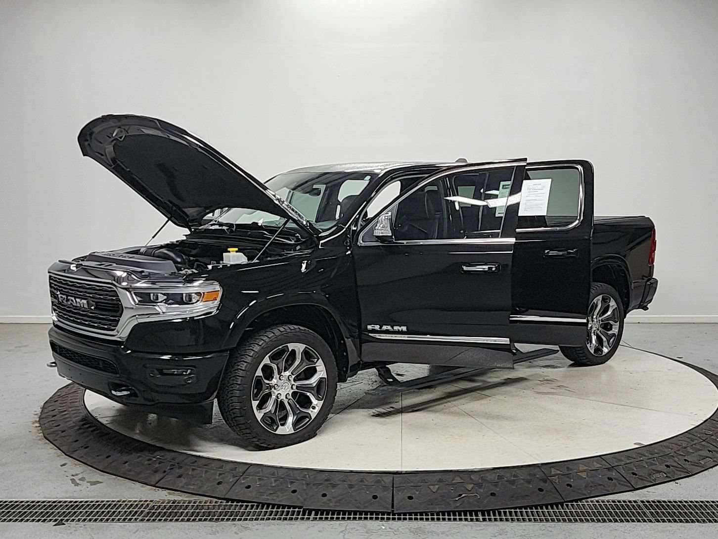 Used 2020 RAM 1500 Limited AWD/4WD image 11