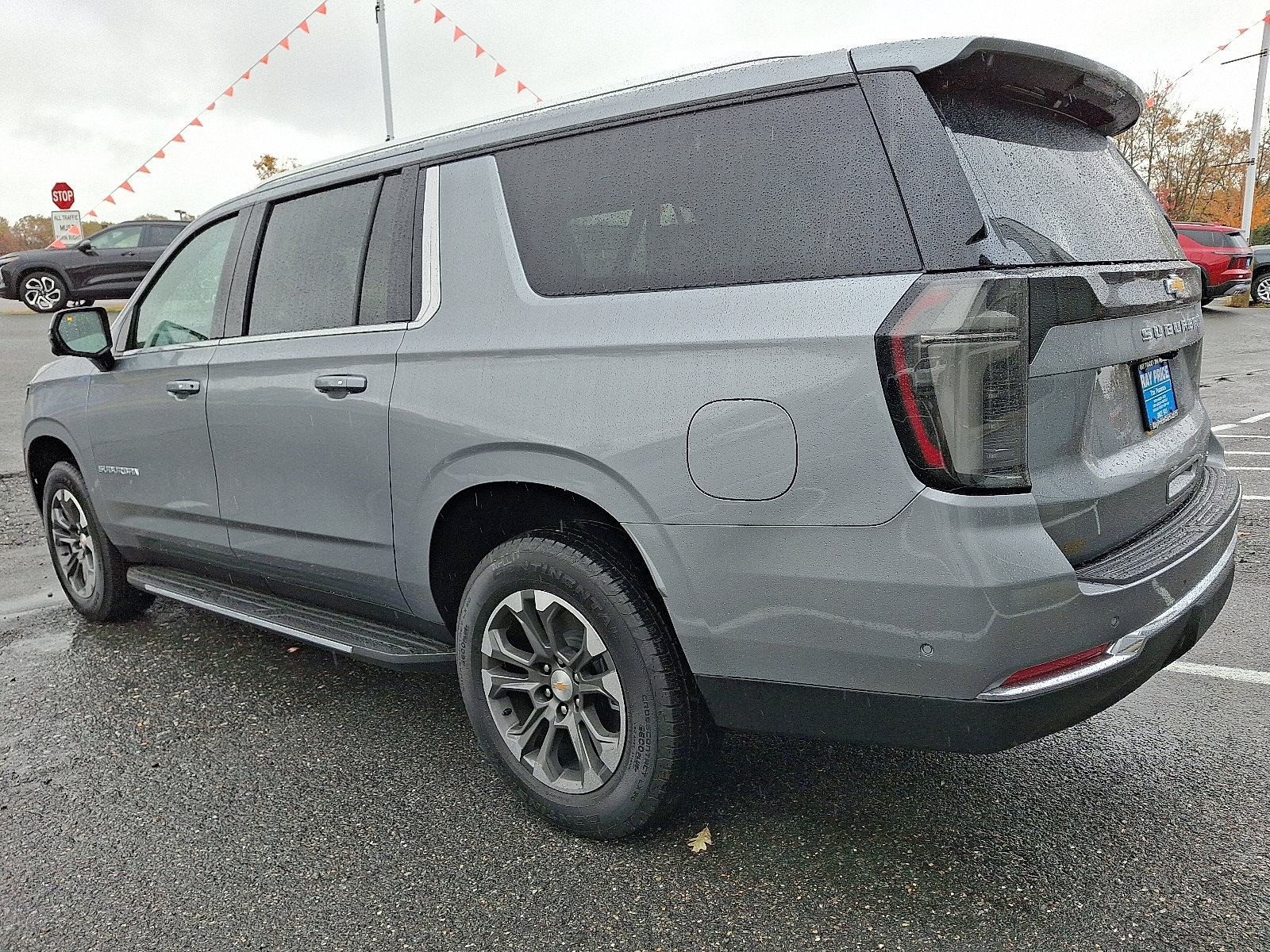 New 2026 Chevrolet Suburban LT image 3