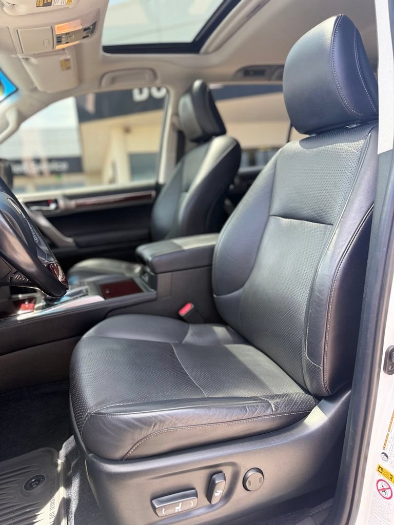 Used 2018 Lexus GX 460 Luxury AWD/4WD image 12