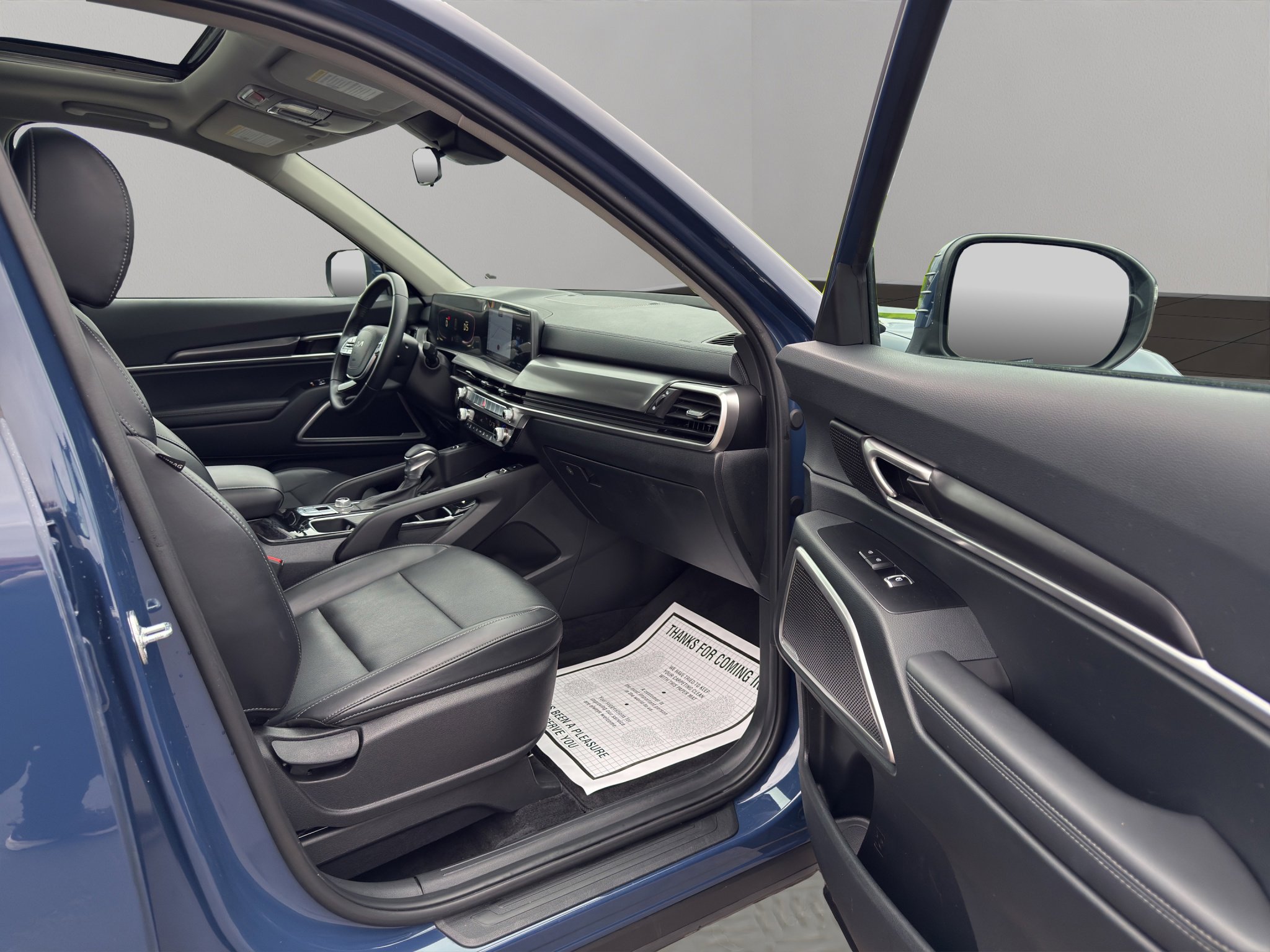 Used 2025 Kia Telluride S image 18