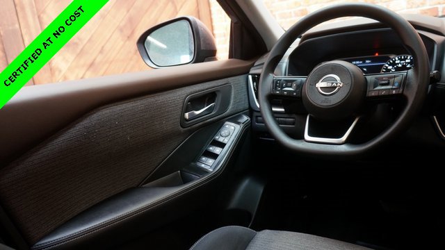 Used 2022 Nissan Rogue SV image 33