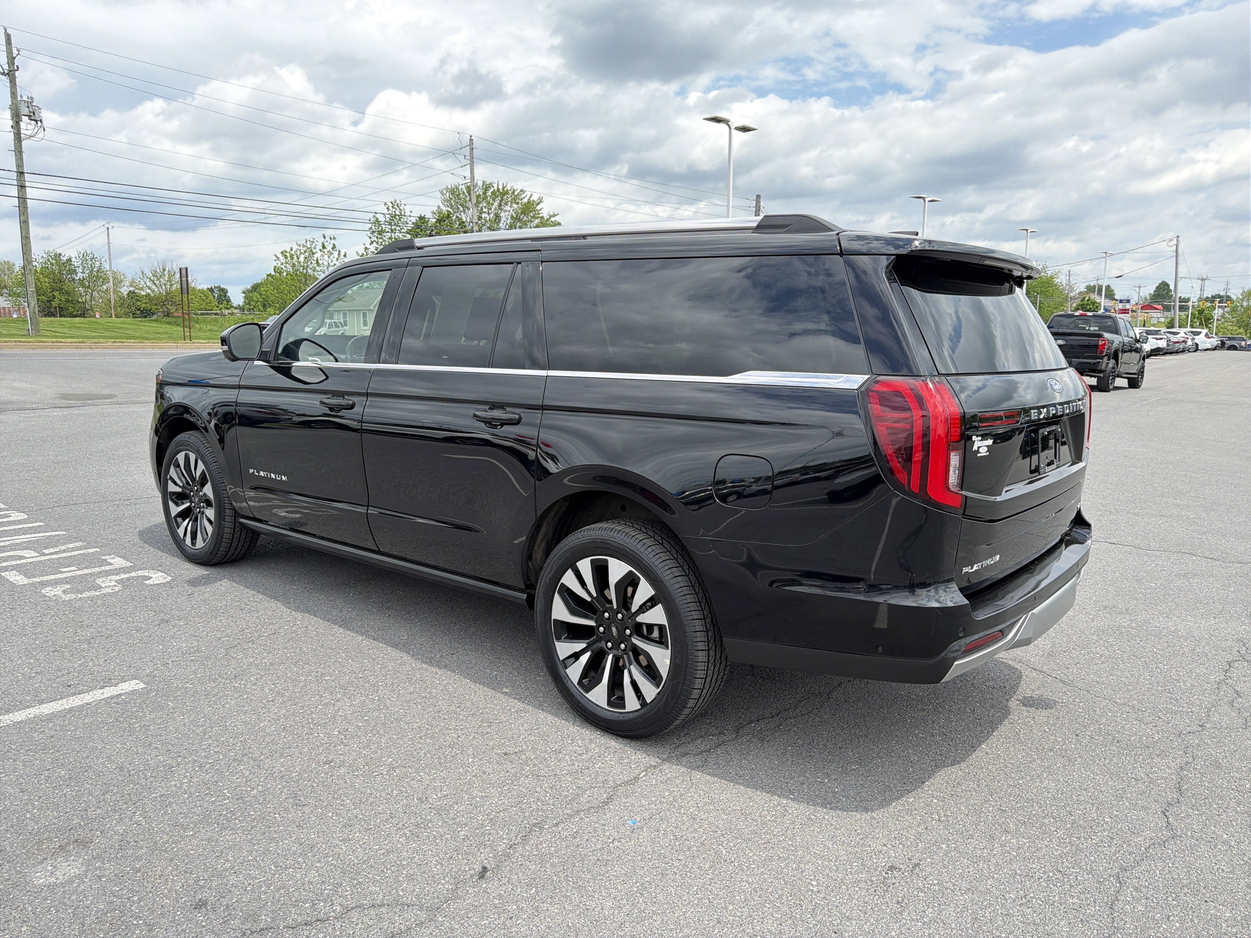 Used 2025 Ford Expedition Max Platinum w/ Driver's Package AWD/4WD image 6