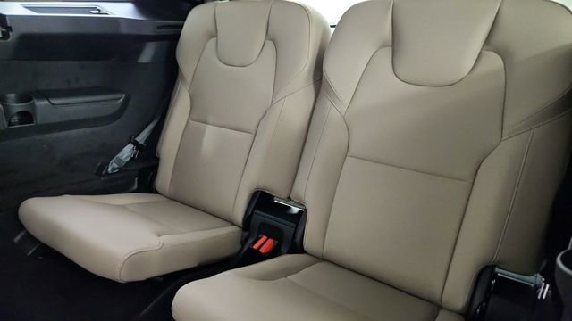 Used 2026 Volvo XC90 B6 Plus w/ Protection Package Premier AWD/4WD image 34