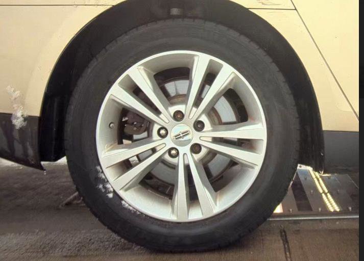 Used 2010 Lincoln MKS 3.7L FWD image 4