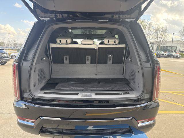 New 2026 Cadillac Escalade IQL Sport 1 w/ LPO, Floor Liner Package AWD/4WD image 23