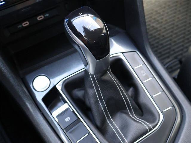 Used 2023 Volkswagen Tiguan SE AWD/4WD image 17