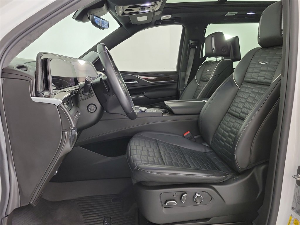 Certified 2024 Cadillac Escalade ESV Sport Platinum w/ LPO, ONYX Package image 17