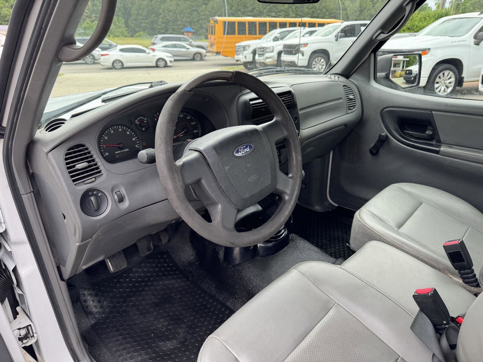 Used 2011 Ford Ranger XL RWD image 2