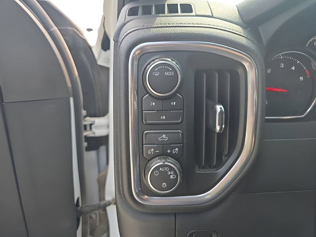 Used 2020 Chevrolet Silverado 2500 LT w/ Z71 Off-Road Package AWD/4WD image 14
