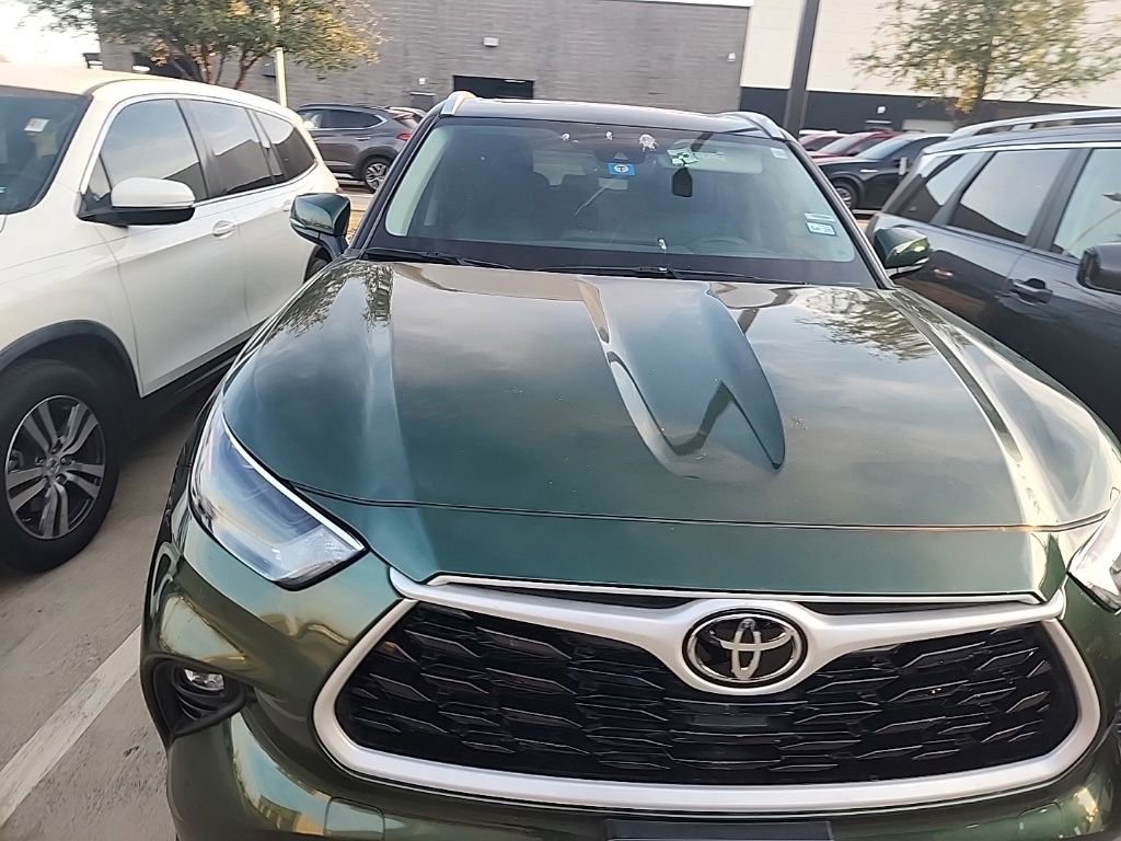 Used 2023 Toyota Highlander L image 18