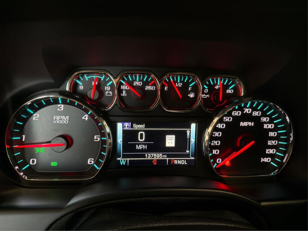 Used 2018 Chevrolet Suburban Premier AWD/4WD image 21