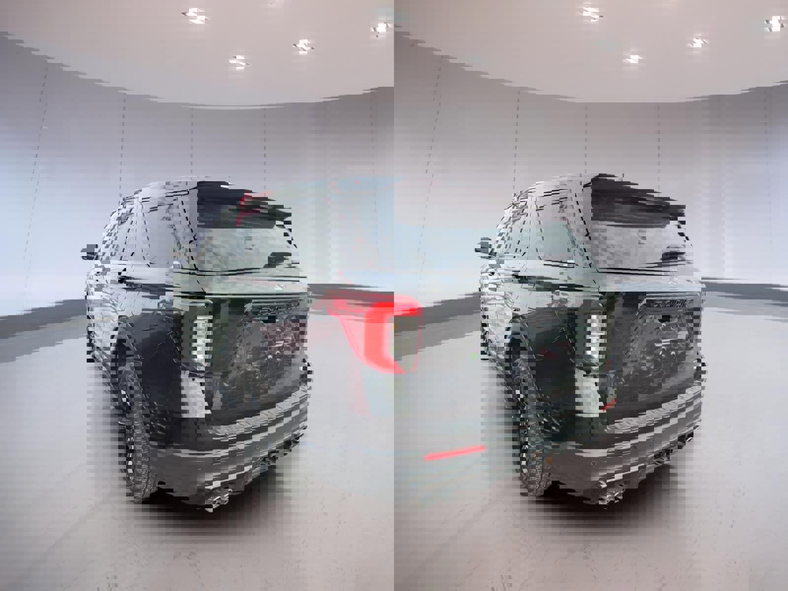 Used 2023 Ford Explorer ST w/ Equipment Group 401A image 3