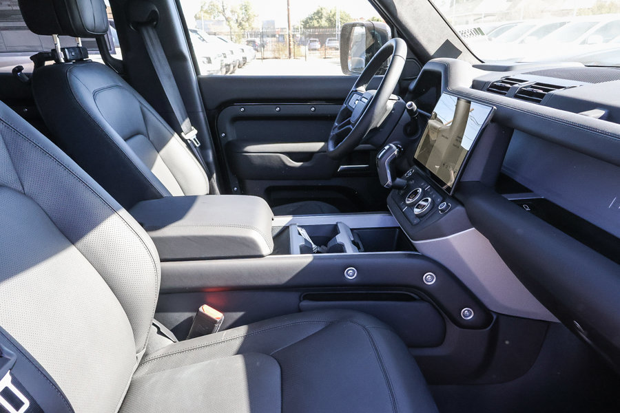New 2026 Land Rover Defender 110 X AWD/4WD image 12