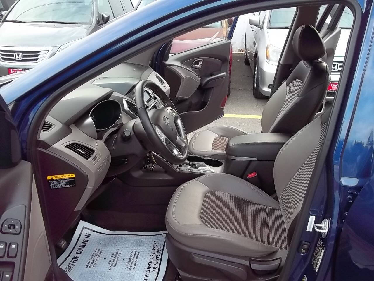 Used 2010 Hyundai Tucson GLS w/ Popular Equipment Pkg 2 AWD/4WD image 8