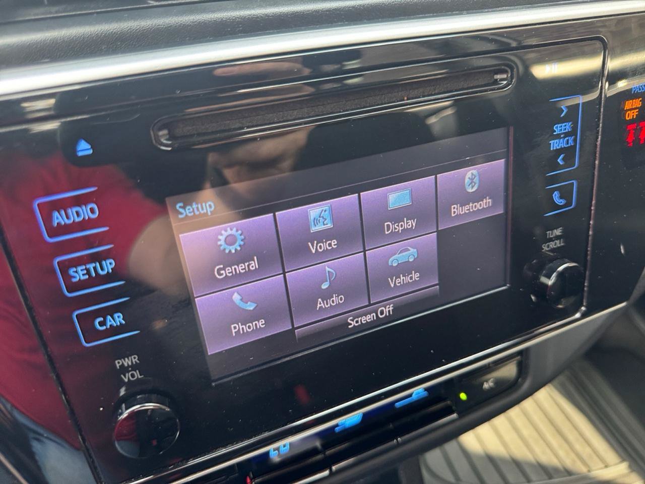 Used 2019 Toyota Corolla LE FWD image 18