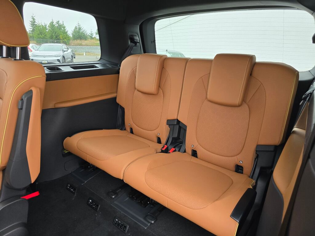 New 2025 Volkswagen ID. Buzz Pro S Plus image 32