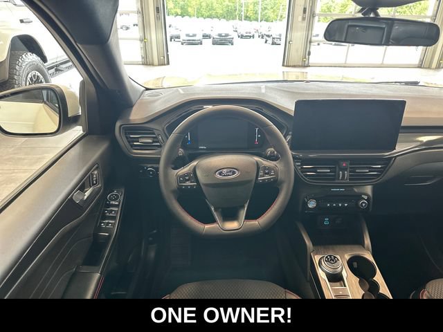 Used 2023 Ford Escape ST-Line Select w/ Tech Pack #1 AWD/4WD image 2