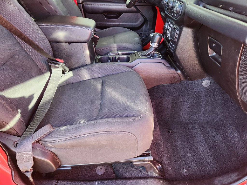 Used 2022 Jeep Wrangler Unlimited Sahara w/ Cold Weather Group image 12