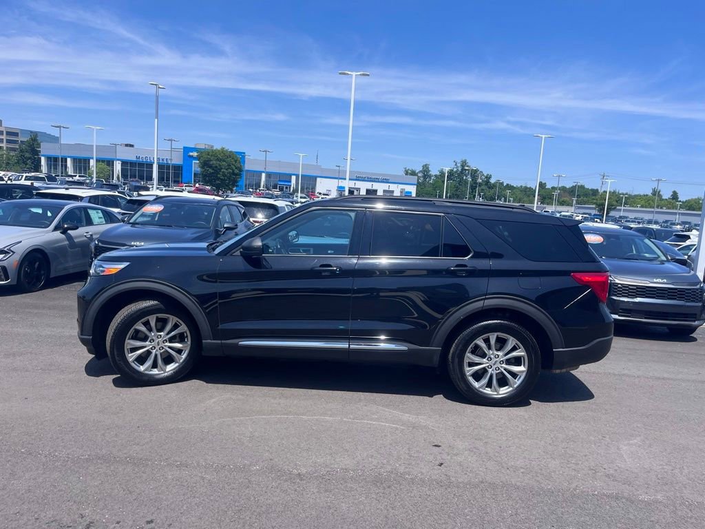 Used 2020 Ford Explorer XLT w/ Equipment Group 202A AWD/4WD image 7