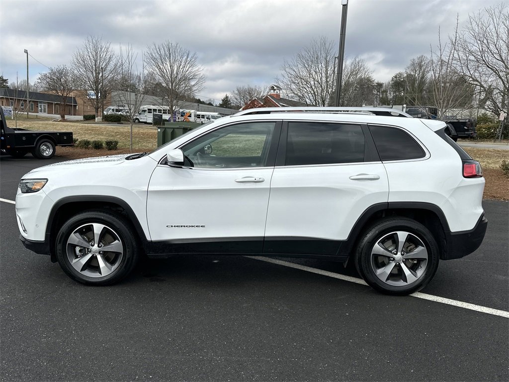 Used 2021 Jeep Cherokee Limited image 2