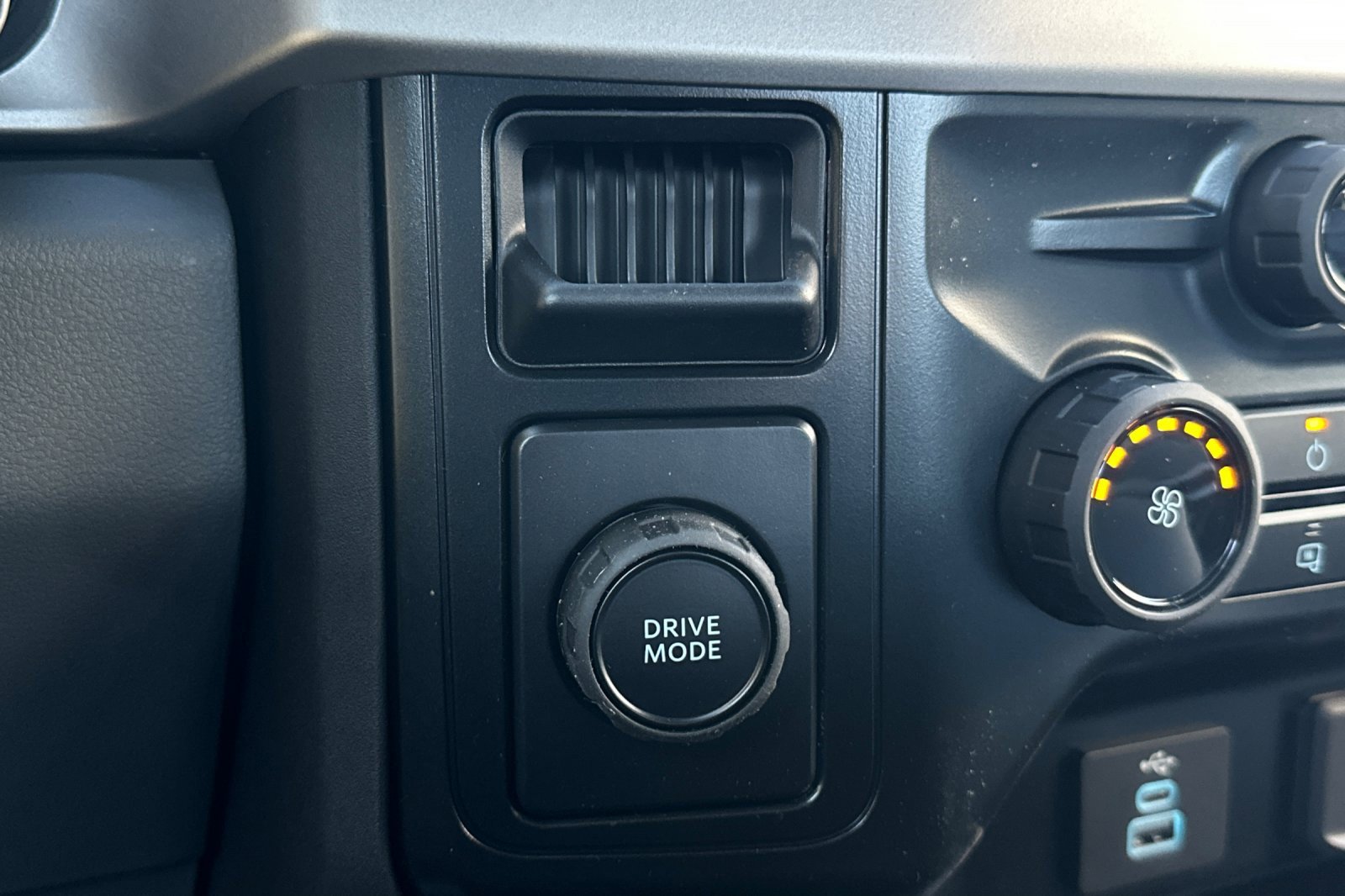 New 2026 Ford F250 XL w/ XL Chrome Package image 25