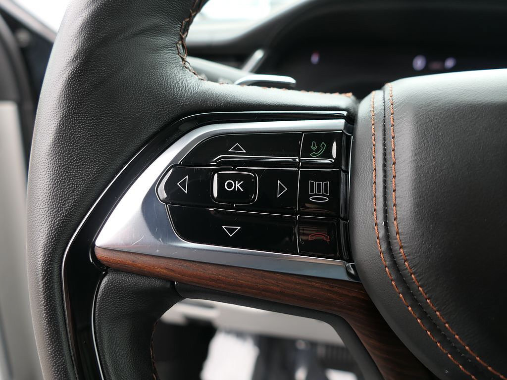 Used 2023 Jeep Grand Cherokee Summit w/ Luxury Tech Group V AWD/4WD image 13