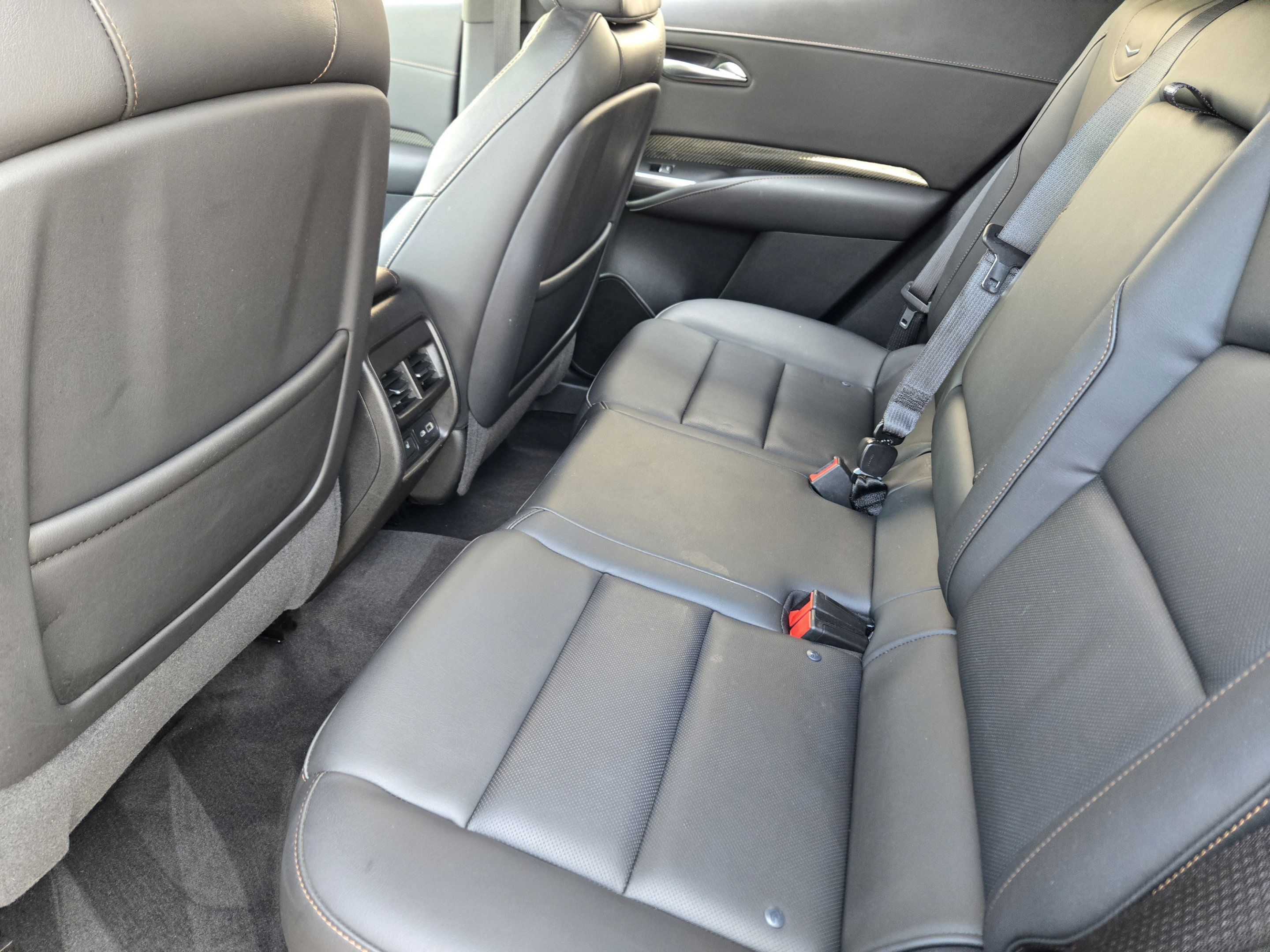 Used 2022 Cadillac XT4 Sport w/ Comfort Package FWD image 30